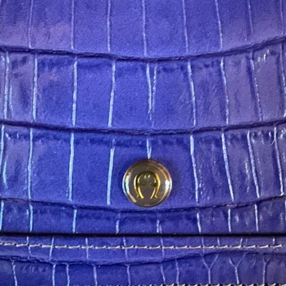 New Old Stock Etienne Aigner 80s 90s Purple Croco Embossed Leather Wallet - Picture 2 of 7